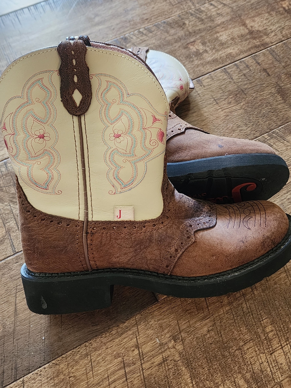 Justin Gypsy Women's Boots Brown and Cream Pull-On Embroidered Western Boots